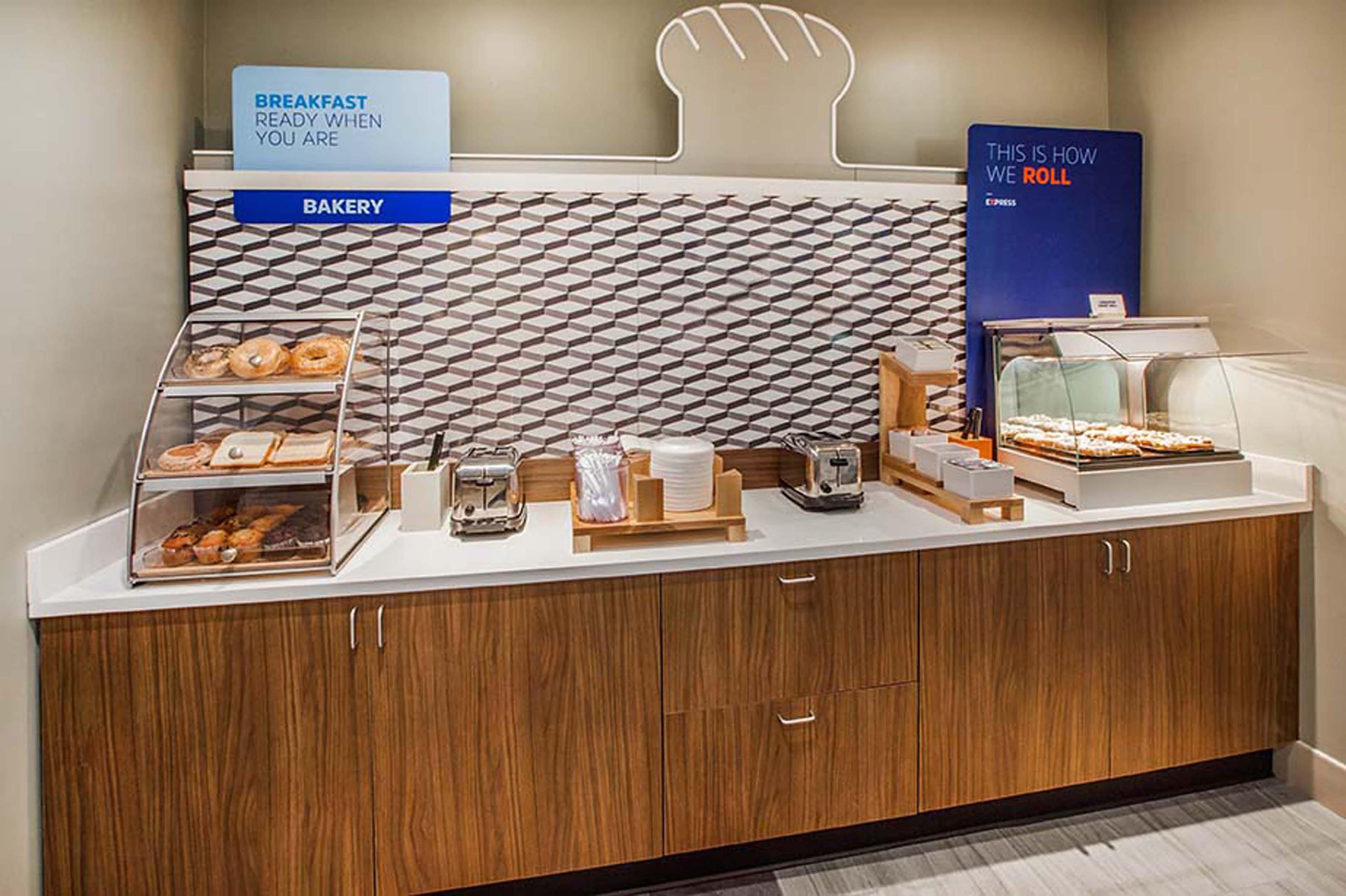 Holiday Inn Express Boston - Saugus By Ihg Zewnętrze zdjęcie