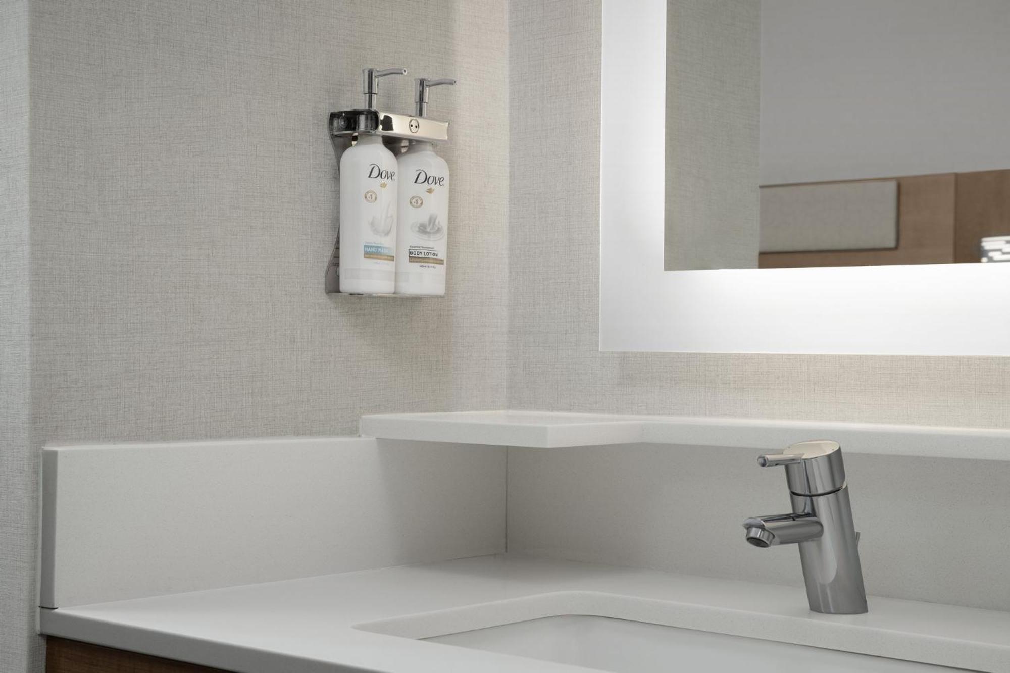 Holiday Inn Express Boston - Saugus By Ihg Zewnętrze zdjęcie