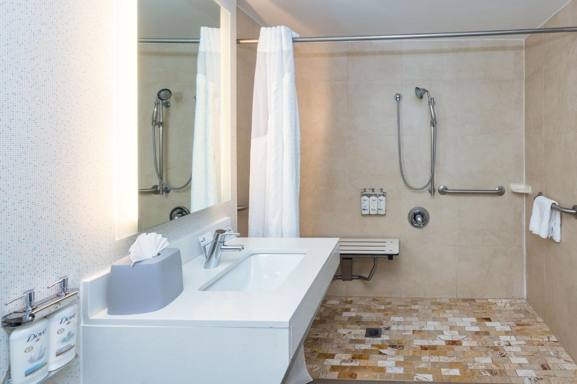 Holiday Inn Express Boston - Saugus By Ihg Zewnętrze zdjęcie