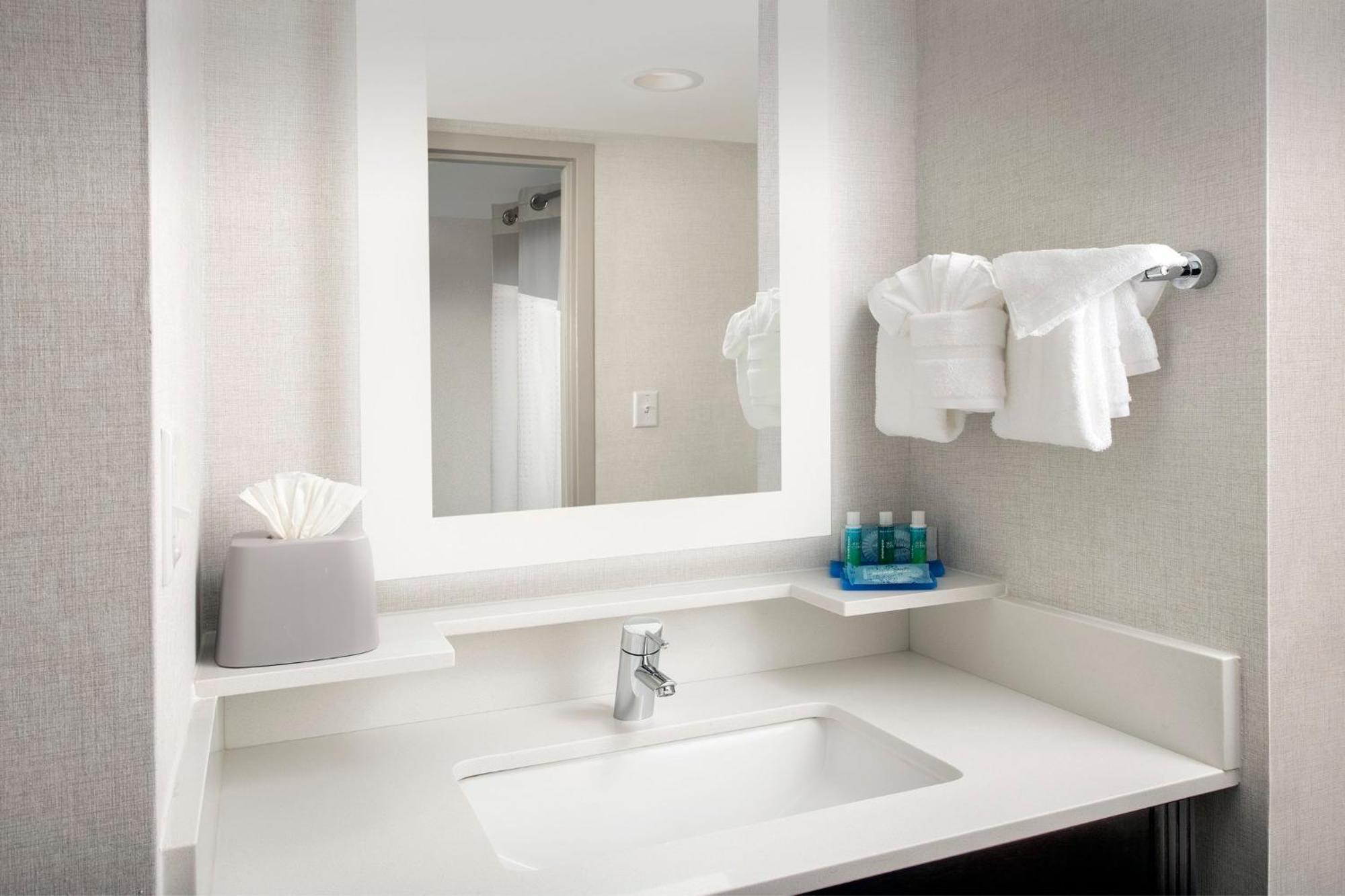 Holiday Inn Express Boston - Saugus By Ihg Zewnętrze zdjęcie