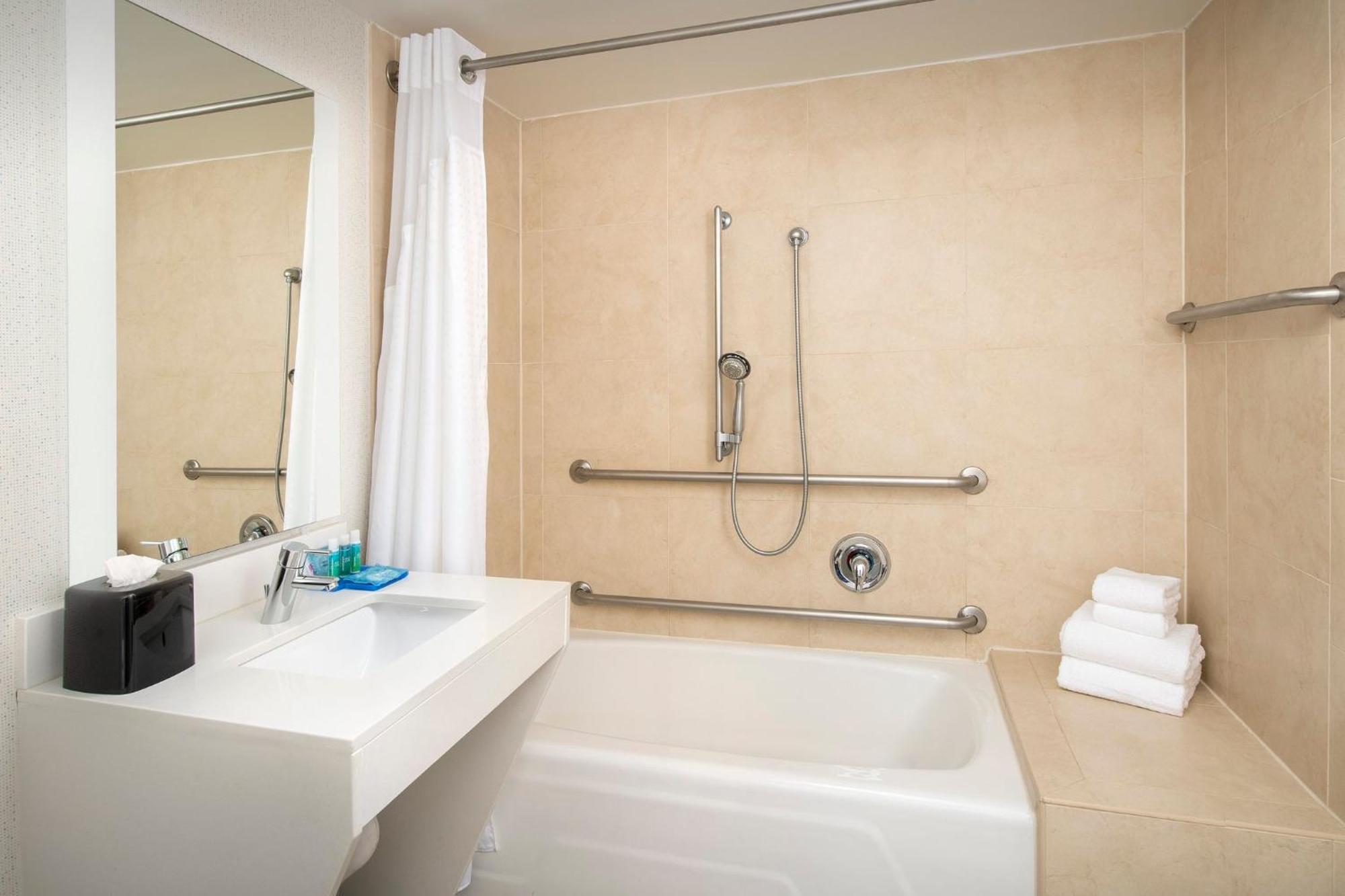 Holiday Inn Express Boston - Saugus By Ihg Zewnętrze zdjęcie